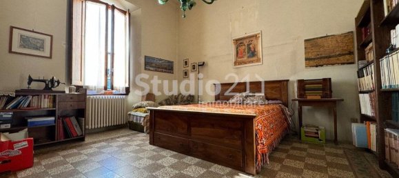 6 bedrooms Villa in Castelfranco Piandiscò, Italy No. 177384 5