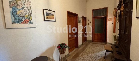 6 bedrooms Villa in Castelfranco Piandiscò, Italy No. 177384 4