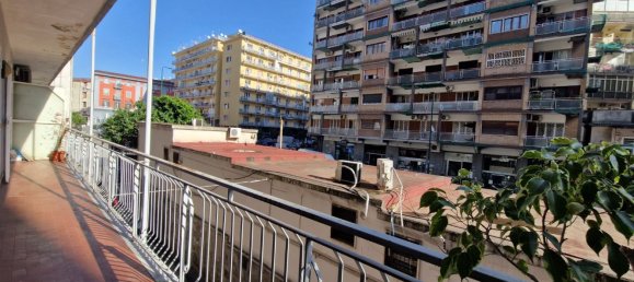 4 rooms Apartment in Naples, Italy No. 31525 2