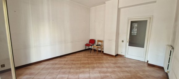 4 rooms Apartment in Naples, Italy No. 31525 4
