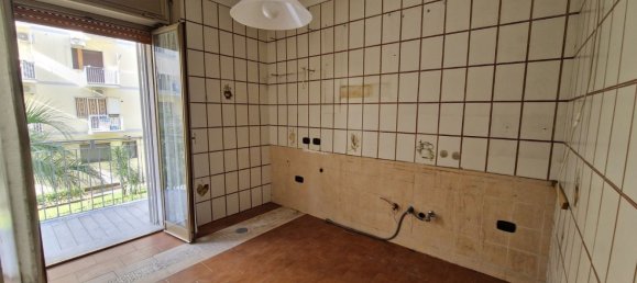 4 rooms Apartment in Naples, Italy No. 31525 16