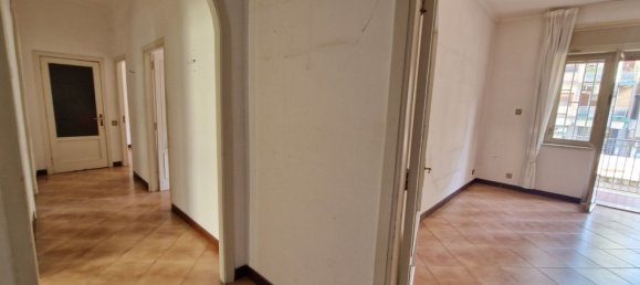 4 rooms Apartment in Naples, Italy No. 31525 6