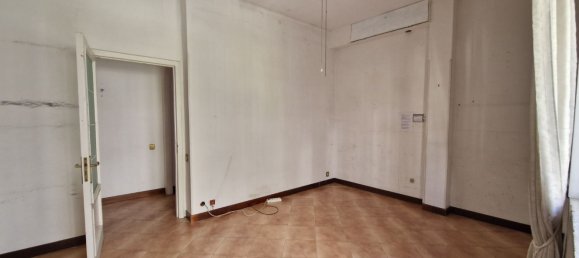 4 rooms Apartment in Naples, Italy No. 31525 10