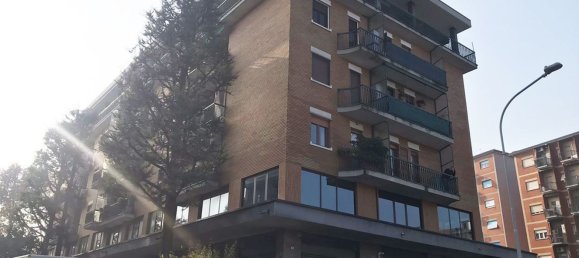 Ático de 3 habitaciónes en Monza, Italy No. 300755 3