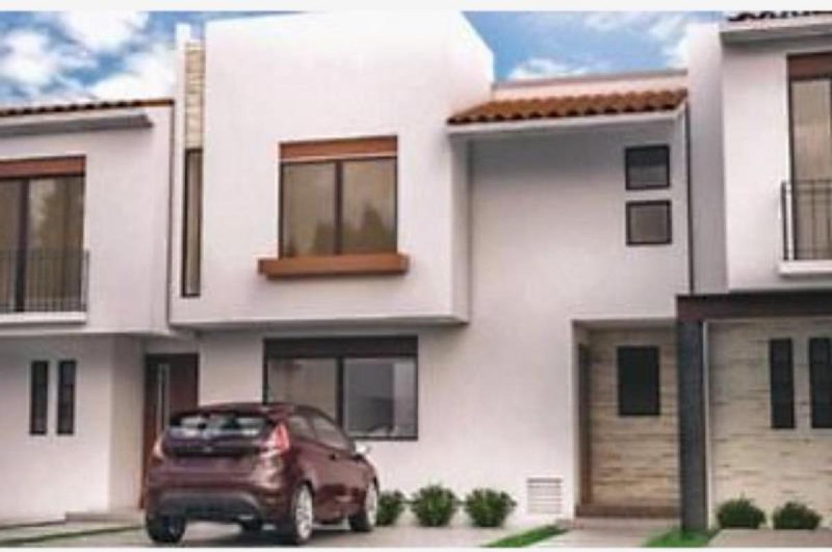 3 bedrooms House in El Marques, Mexico No. 181374