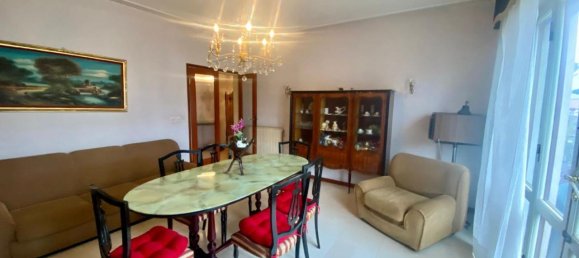 4-salle Appartement à Camaiore, Italy No. 75488 12