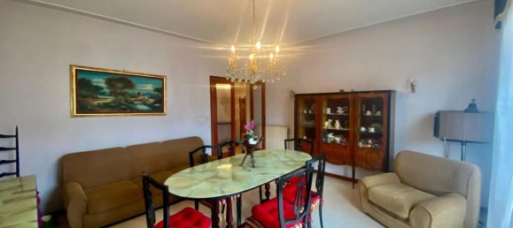 4-salle Appartement à Camaiore, Italy No. 75488 10