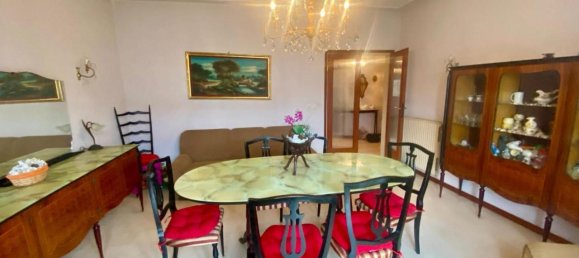 4-salle Appartement à Camaiore, Italy No. 75488 11