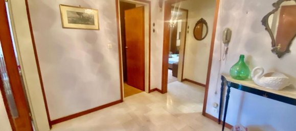 4-salle Appartement à Camaiore, Italy No. 75488 18