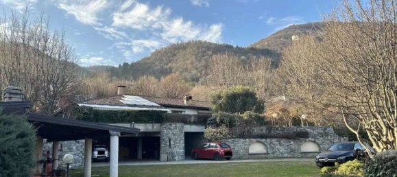23 rooms Villa in Erba, Italy No. 3264 18