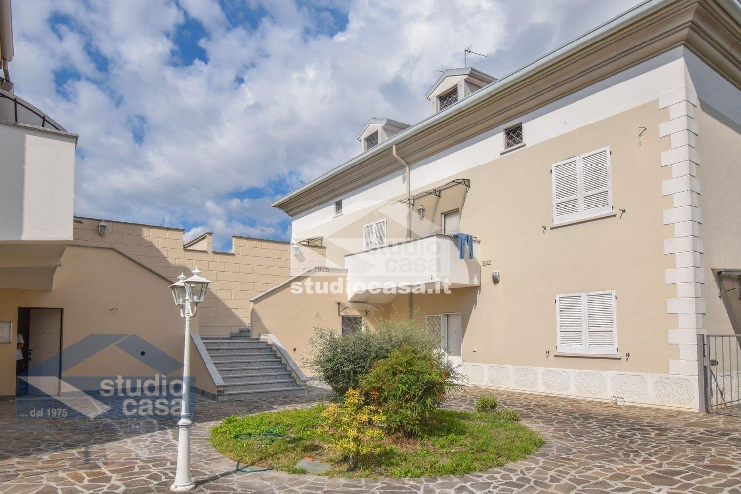 Apartamento T4 em Montanaso Lombardo, Italy N.º 373819