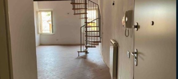 3 rooms Apartment in Ferrara, Italy No. 25123 6