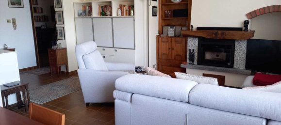 3 rooms Apartment in Faggeto Lario, Italy No. 188081 6