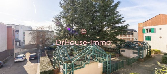 2 bedrooms Apartment in Guyancourt, France No. 129345 9