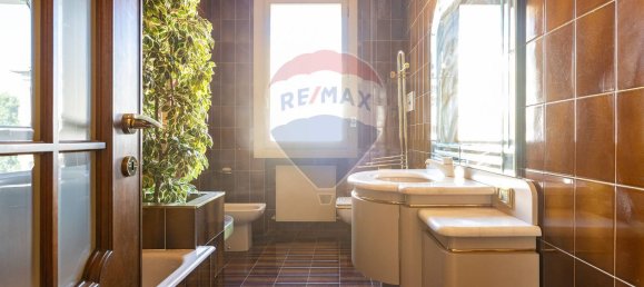 3غرفة شقة في Piacenza, Italy رقم 299351 12