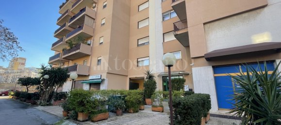 4 rooms Apartment in Palermo, Italy No. 45581 8