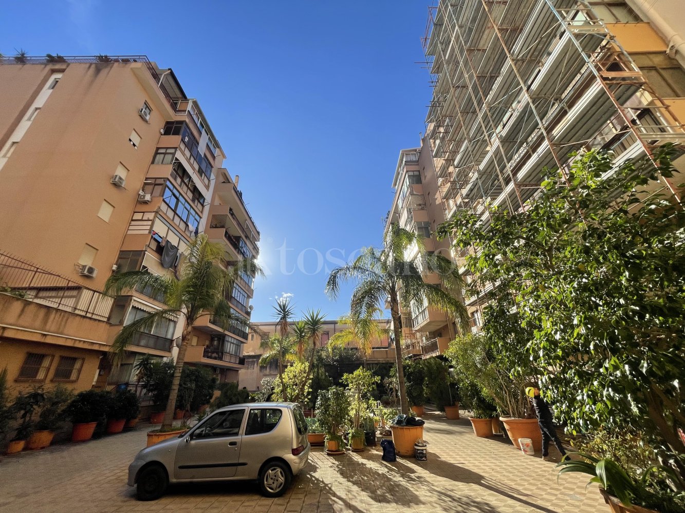 4 rooms Apartment in Palermo, Italy No. 45581