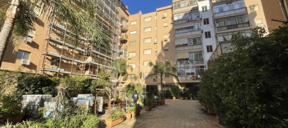 4 rooms Apartment in Palermo, Italy No. 45581 2
