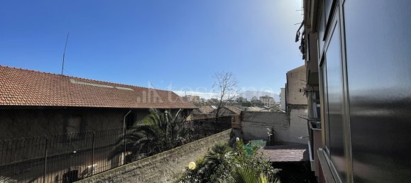 4 rooms Apartment in Palermo, Italy No. 45581 45