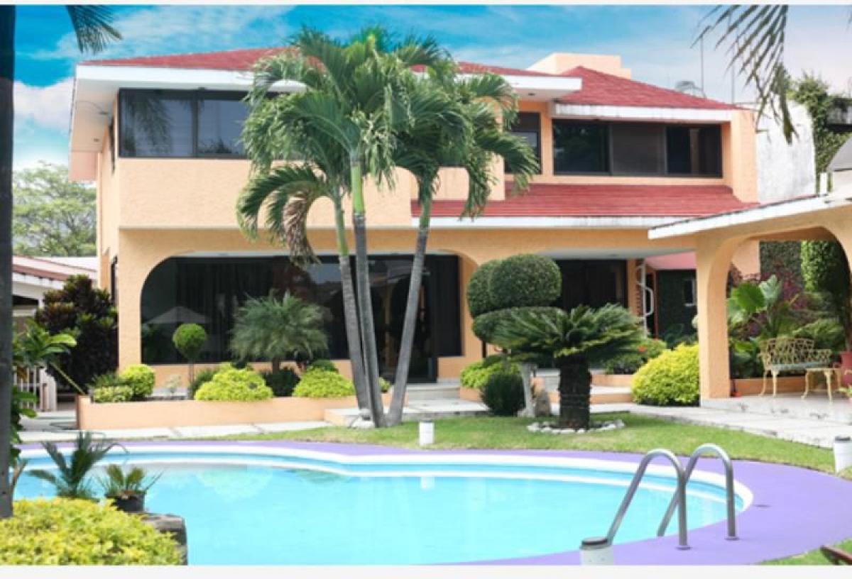 6 bedrooms House in Morelos, Mexico No. 163603
