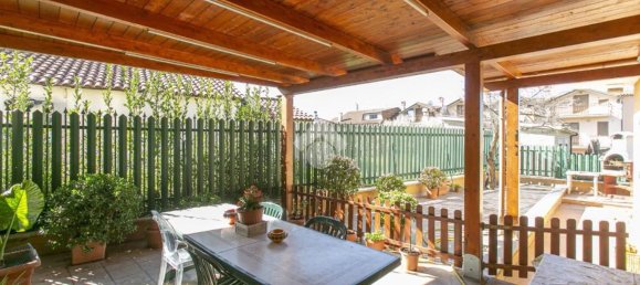 Квартира с 3 комнатами в Ментана, Италия № 52336 3