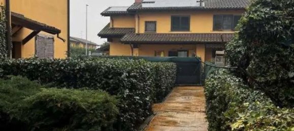 3 rooms House in Caselle Lurani, Italy No. 102045 17