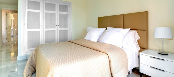 3 bedrooms Apartment in La Quinta, Spain No. 147203 3