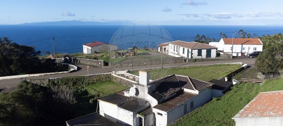 4 bedrooms House in Angra do Heroismo, Portugal No. 45323 6