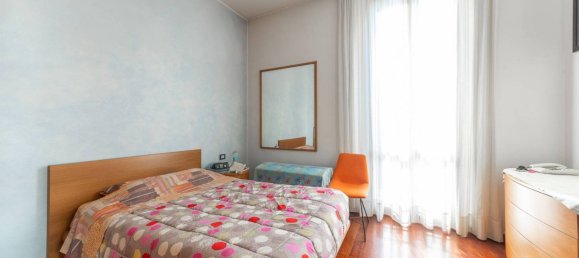 Villa de 4 dormitorios en Milan, Italy No. 249066 10