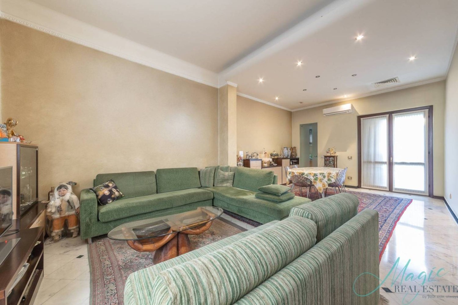 Villa de 4 dormitorios en Milan, Italy No. 249066