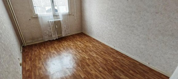 4 Schlafzimmer Wohnung in Chateauroux, France, Nr. 222710 3