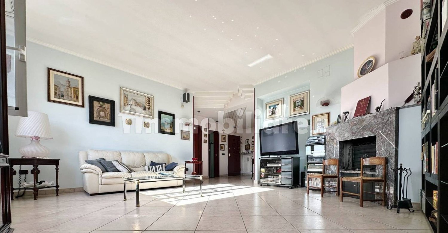 3 bedrooms Apartment in Foggia, Italy No. 330478