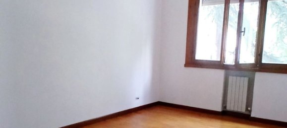 Apartamento de 4 dormitorios en Reggio Emilia, Italy No. 310947 14