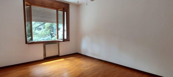 Apartamento de 4 dormitorios en Reggio Emilia, Italy No. 310947 8