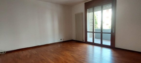 Apartamento de 4 dormitorios en Reggio Emilia, Italy No. 310947 9