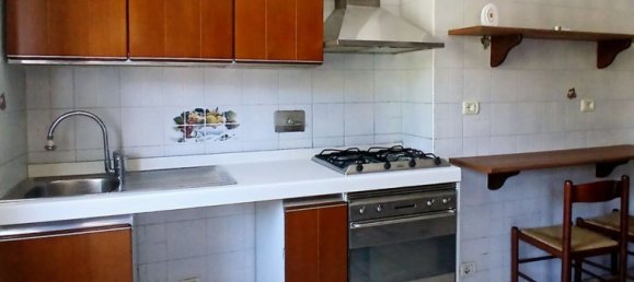 Apartamento de 4 dormitorios en Reggio Emilia, Italy No. 310947 2