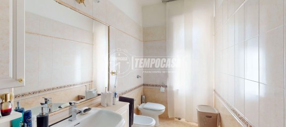 4 bedrooms Apartment in Turin, Italy No. 379358 9