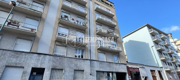 4 bedrooms Apartment in Turin, Italy No. 379358 19