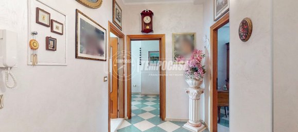 4 bedrooms Apartment in Turin, Italy No. 379358 11