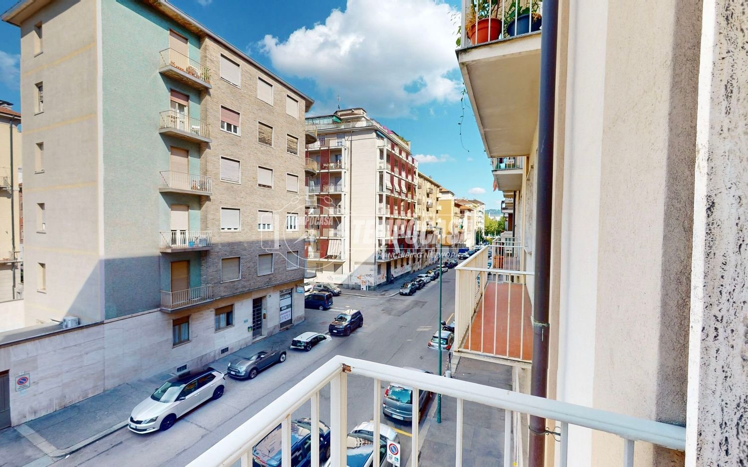 4 bedrooms Apartment in Turin, Italy No. 379358