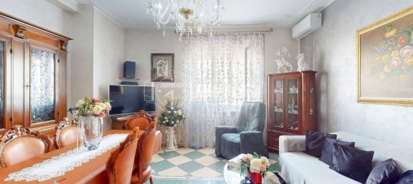 4 bedrooms Apartment in Turin, Italy No. 379358 4