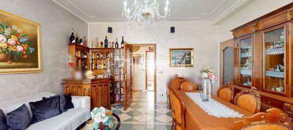 4 bedrooms Apartment in Turin, Italy No. 379358 2