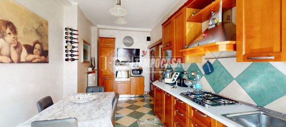 4 bedrooms Apartment in Turin, Italy No. 379358 5