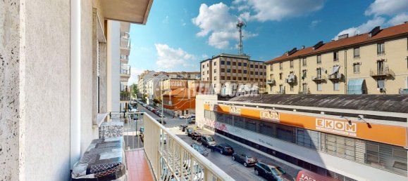 4 bedrooms Apartment in Turin, Italy No. 379358 14