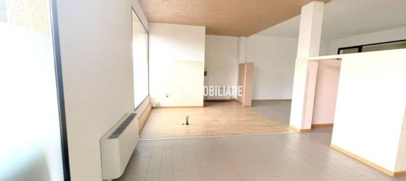 120m² Commercial property in Cornuda, Italy No. 346024 6
