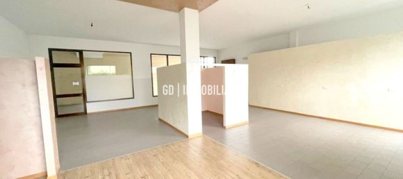 120m² Commercial property in Cornuda, Italy No. 346024 3