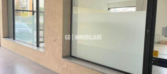 120m² Commercial property in Cornuda, Italy No. 346024 11