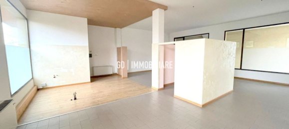 120m² Commercial property in Cornuda, Italy No. 346024 7