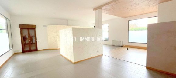 120m² Commercial property in Cornuda, Italy No. 346024 2