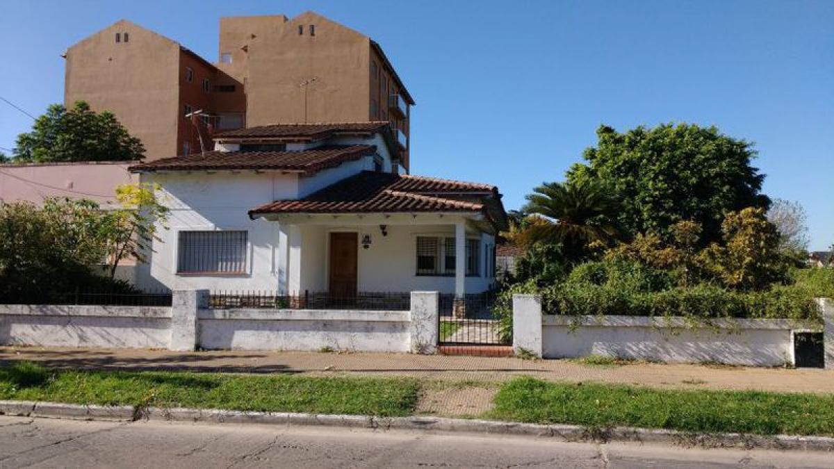 3 bedrooms House in San Miguel, Argentina No. 83424